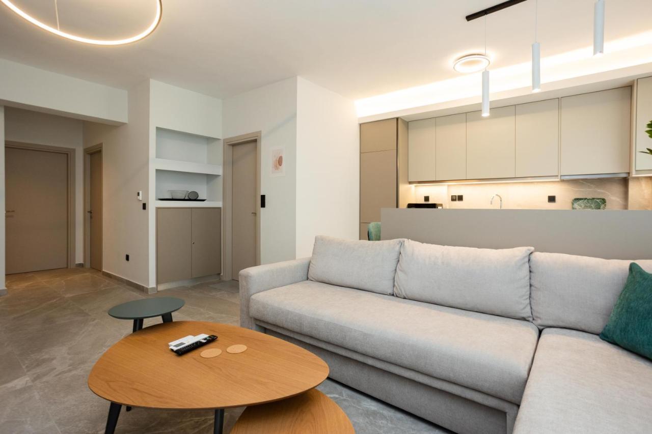 Elegance Apartment 2 Bedroom Suites เทสซาโลนิกิ ภายนอก รูปภาพ