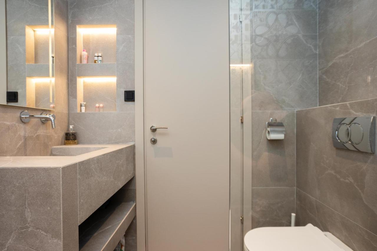 Elegance Apartment 2 Bedroom Suites เทสซาโลนิกิ ภายนอก รูปภาพ