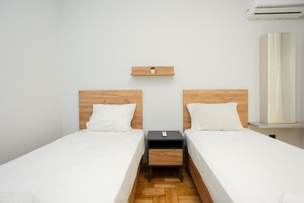 Elegance Apartment 2 Bedroom Suites เทสซาโลนิกิ ภายนอก รูปภาพ
