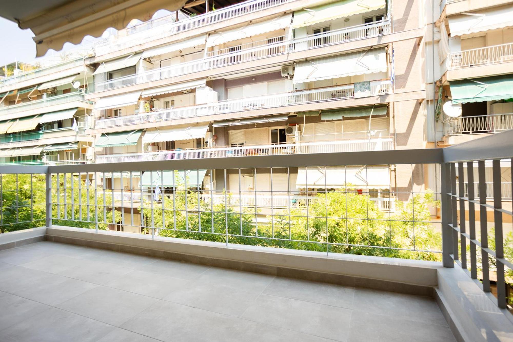 Elegance Apartment 2 Bedroom Suites เทสซาโลนิกิ ภายนอก รูปภาพ